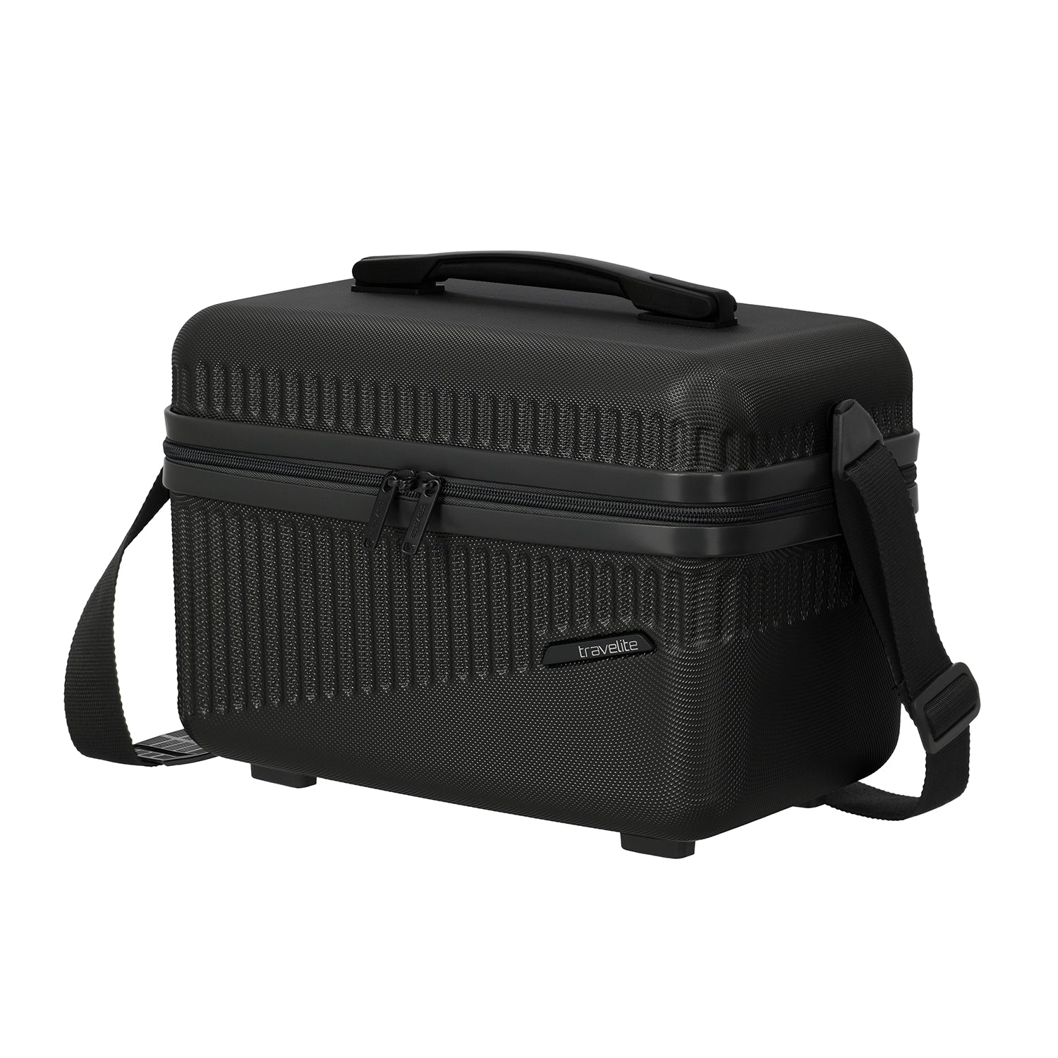 Frontalansicht eines schwarzen Hartschalen-Kosmetikkoffers von Travelite