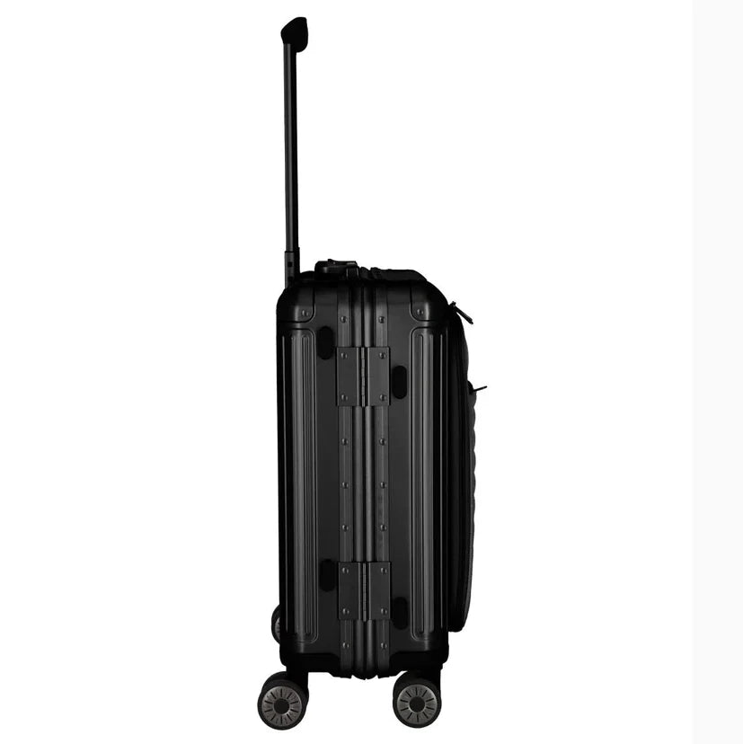Seitenansicht kleiner Koffer mit Vortasche Schwarz aus Aluminium ähnlich wie Rimowa Koffer