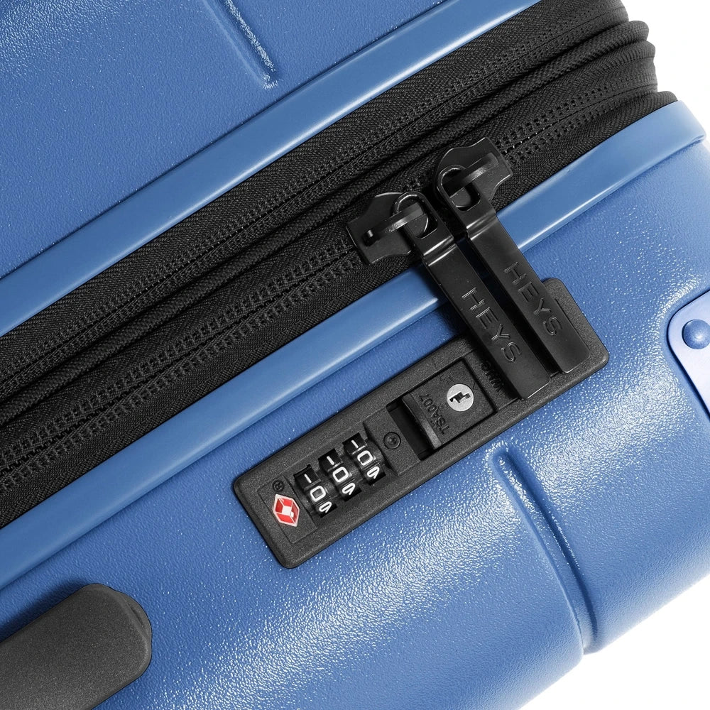 Heys Zen 26" 4-Rollen Trolley 66 cm - Royal Blue