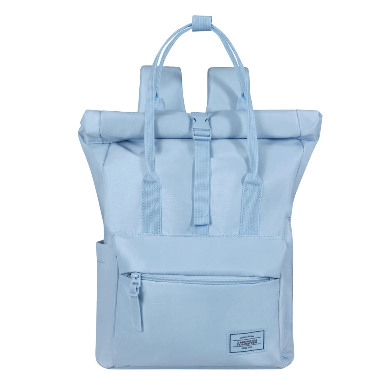 Rolltop Rucksack in Hellblau mit zwei Griffen, einer Schnalle und einer Fronttasche von American Tourister