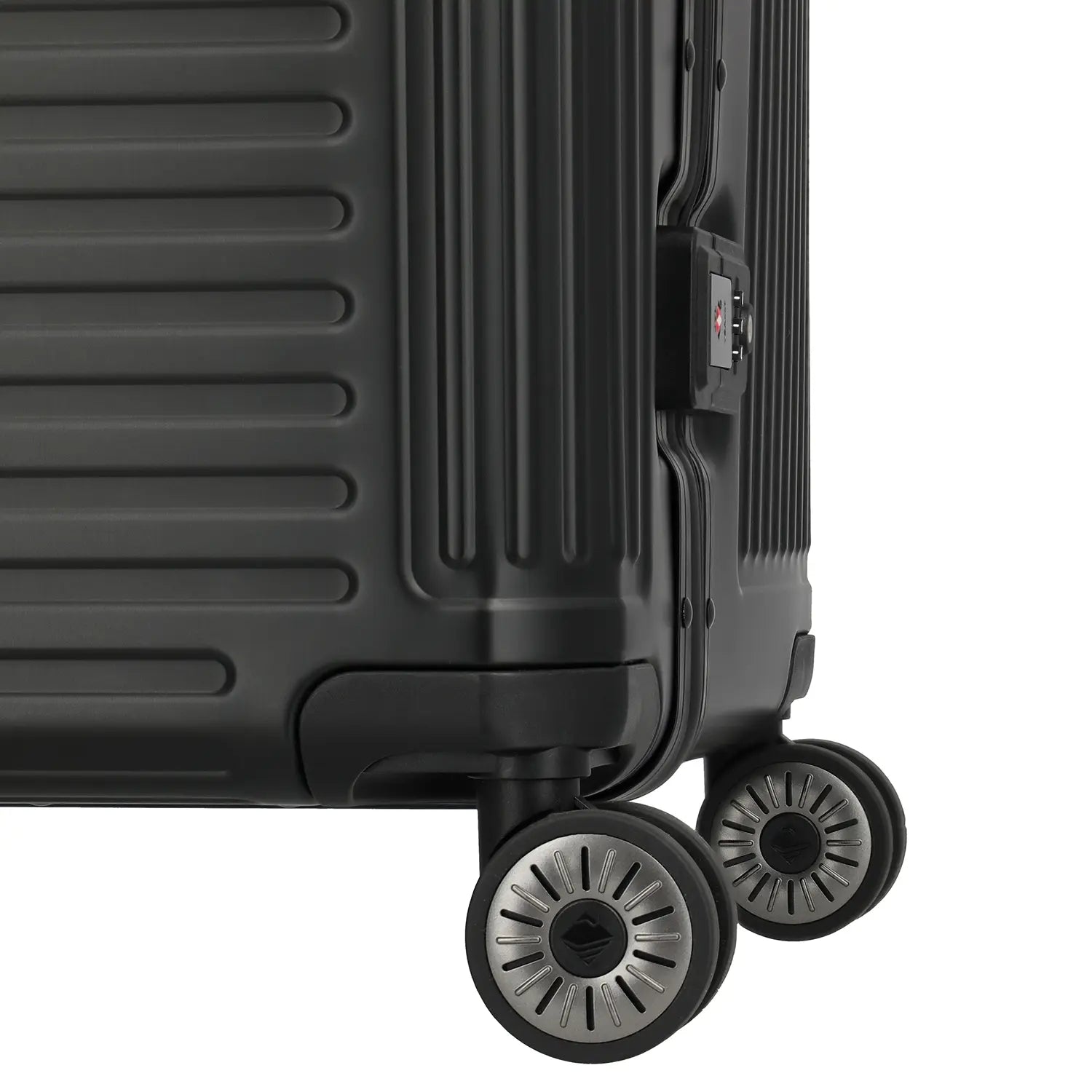 Detailaufnahme Travelite Next Trunk L Schwarz – hochwertige Rollen und stabile Aluminium-Optik