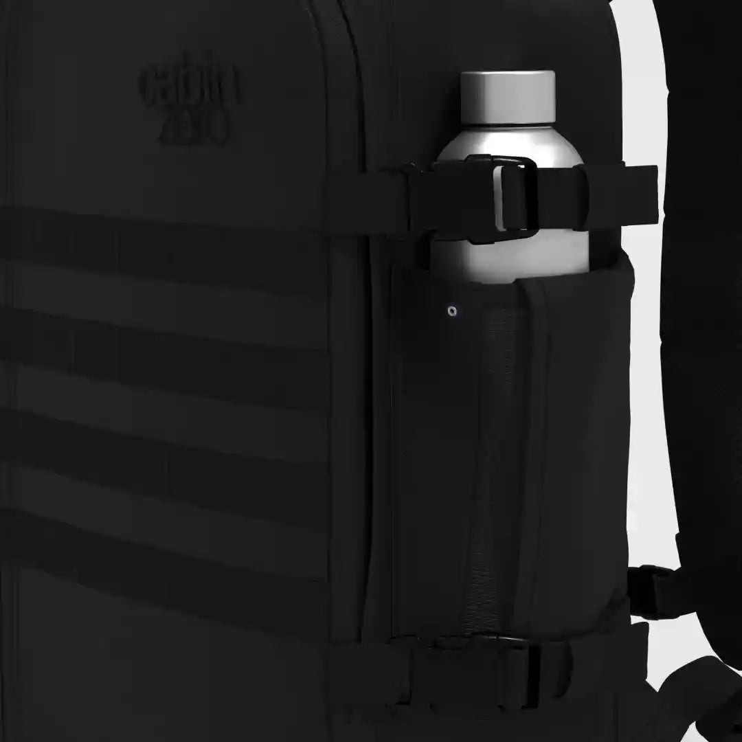 CabinZero Military 28L Cabin Backpack 42 cm Absolute Black – langlebiger, funktionaler Rucksack für Handgepäck und Outdoor