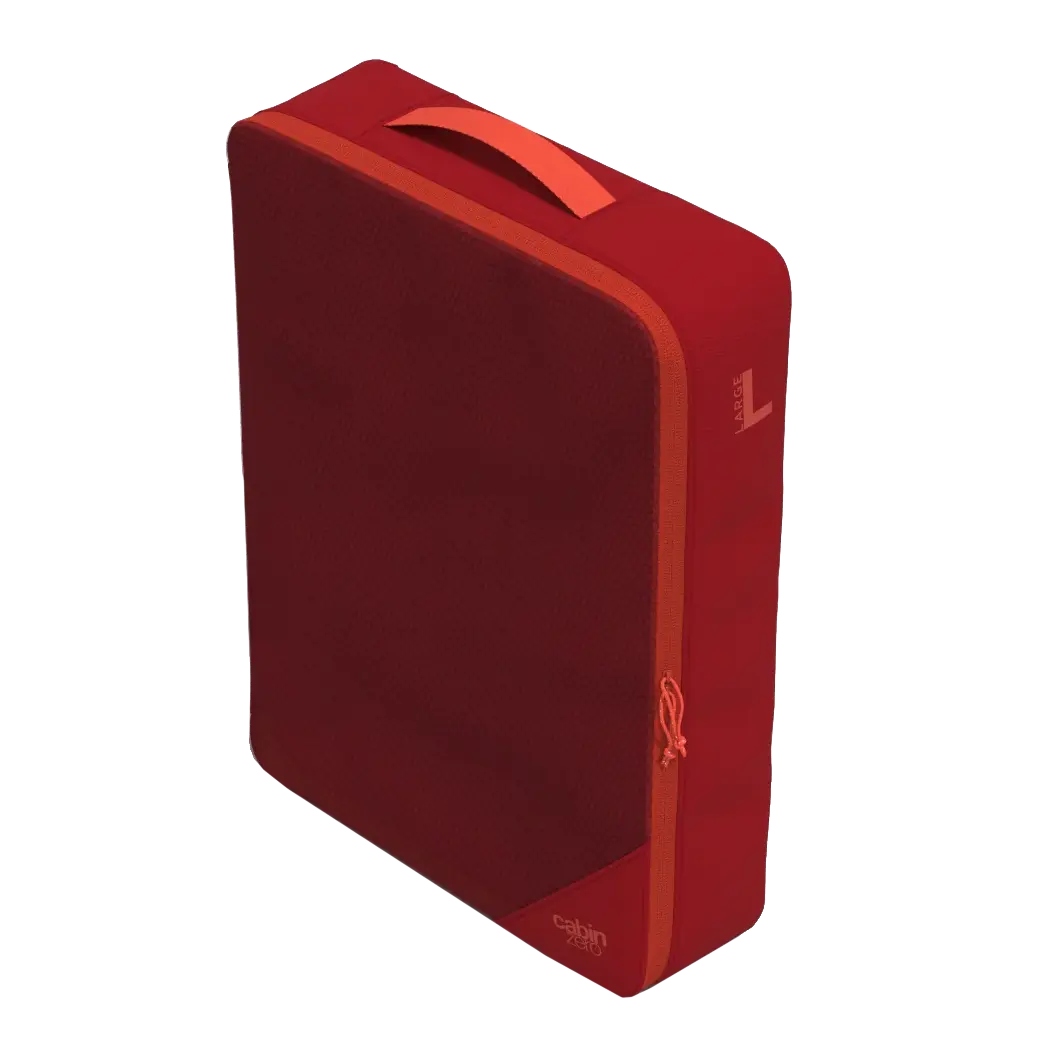 CabinZero Classic Packing Cube Large 35 cm in Fiesta Red - Seitenansicht mit Griff oben