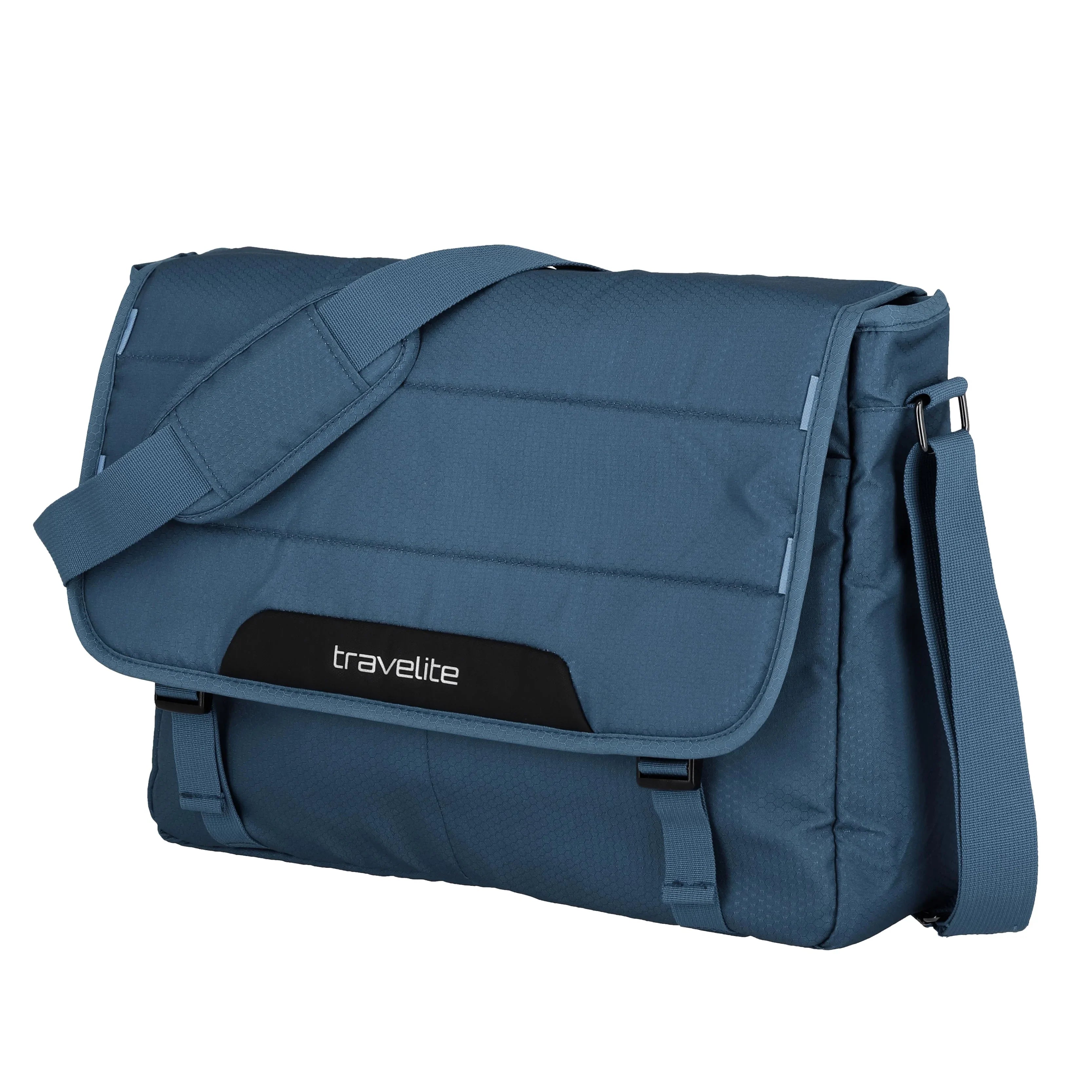 Travelite Skaii Messenger 41 cm - blau - Seitenansicht mit Schultergurt