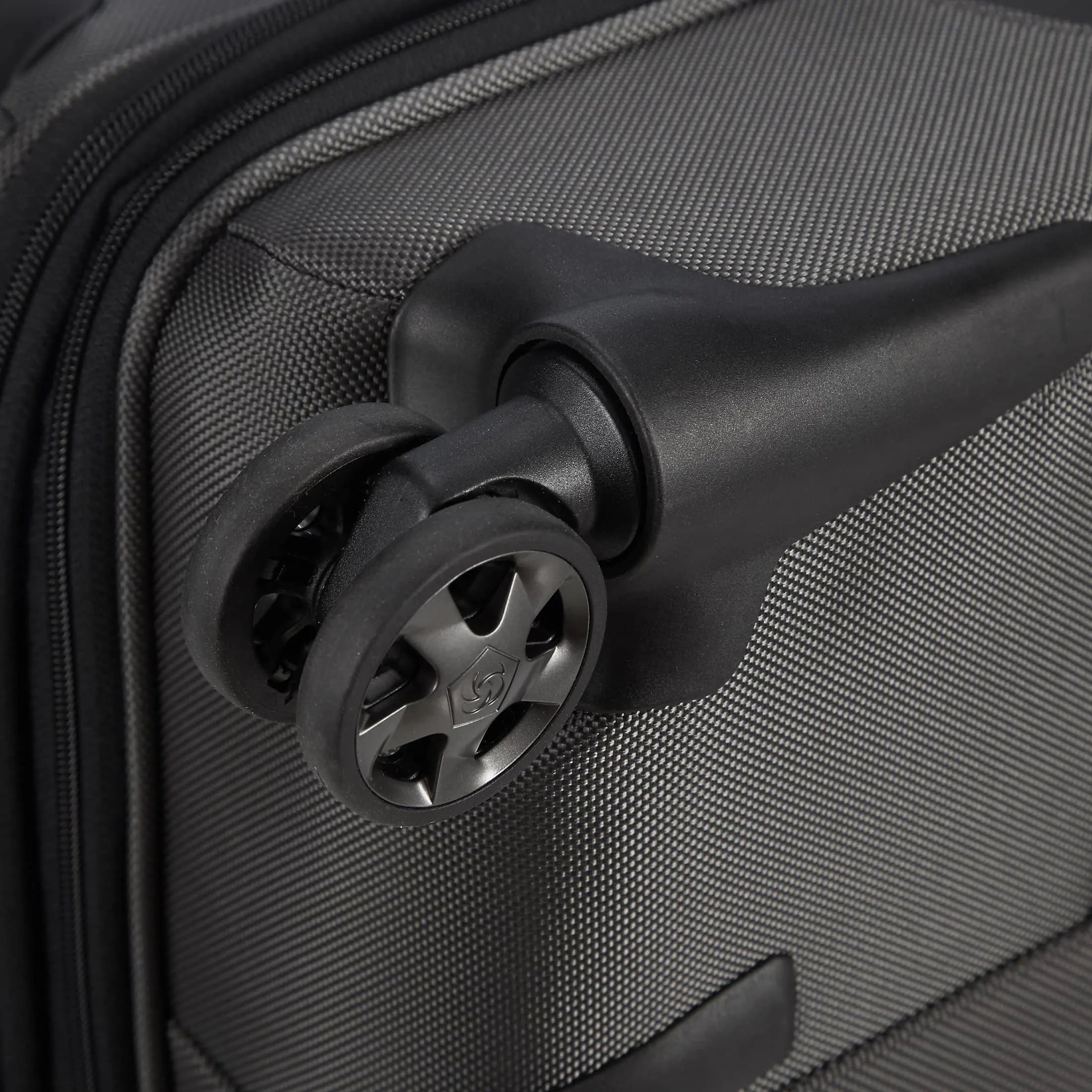 Samsonite Pro-DLX 5 4-wheel trolley 55 cm ext. -black
