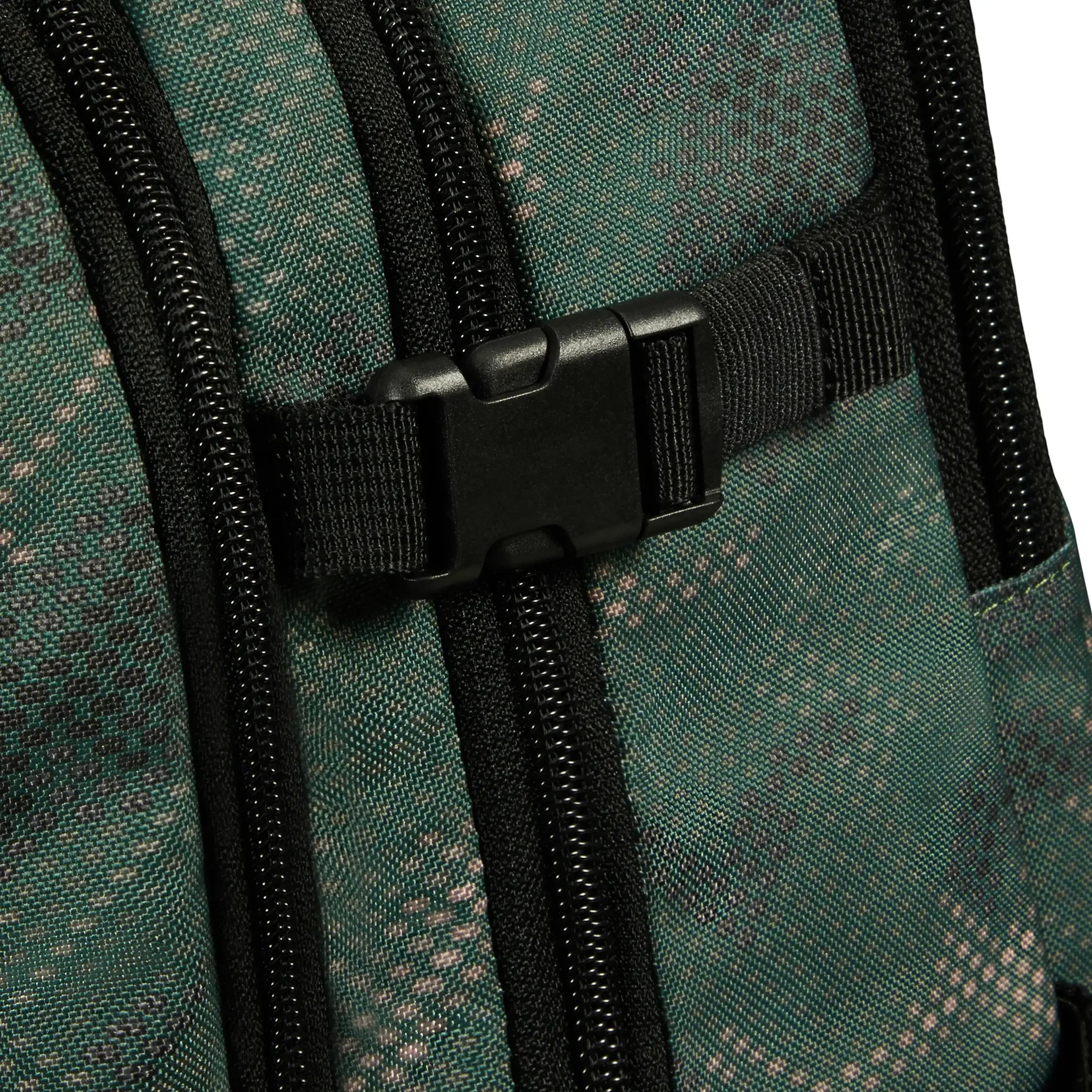 Samsonite Roader Laptop Rucksack M 44 cm Red Clay - Detailansicht mit ergonomischen Schultergurten und Schnallen