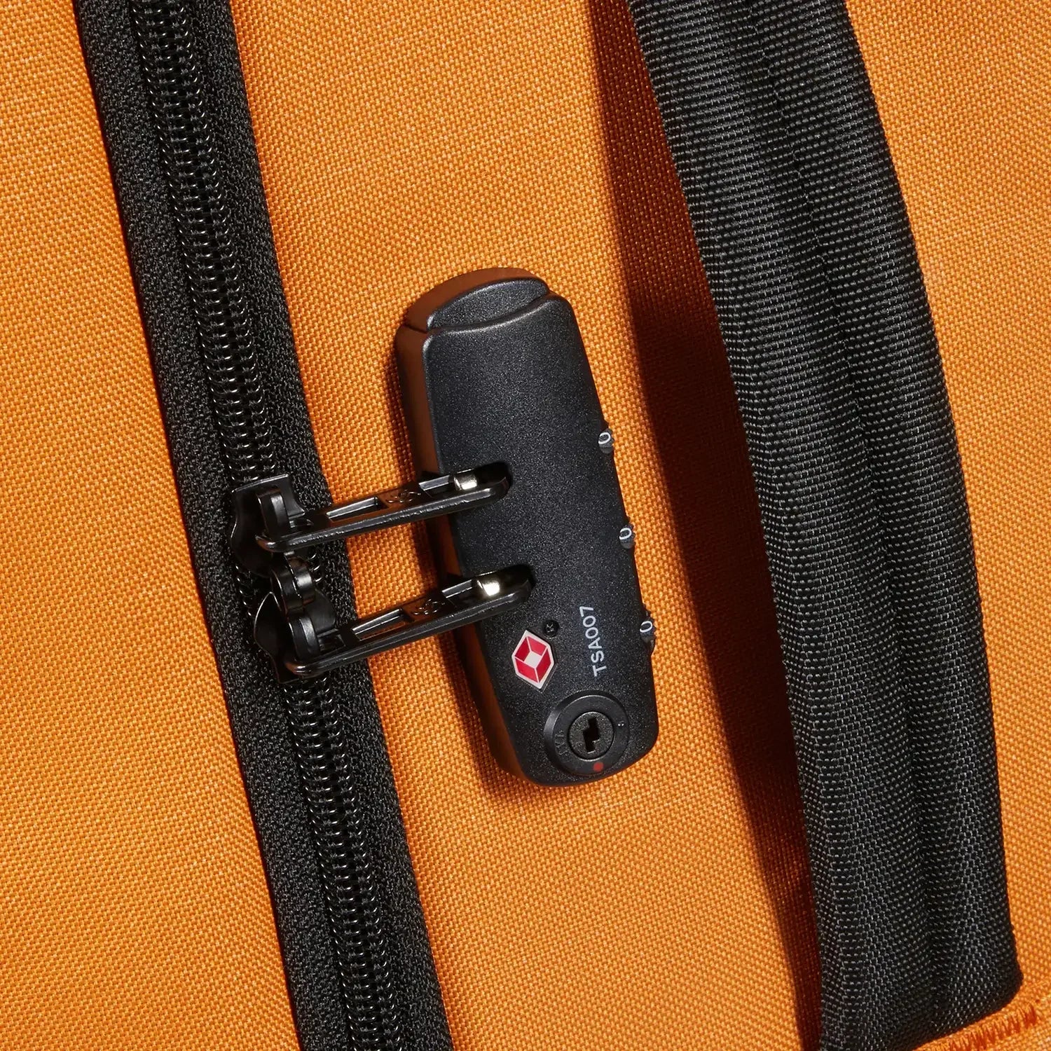 Samsonite Roader Rollreisetasche 79 cm deep black - Reißverschluss und Verschluss-Details vom TSA Zahlenschloss