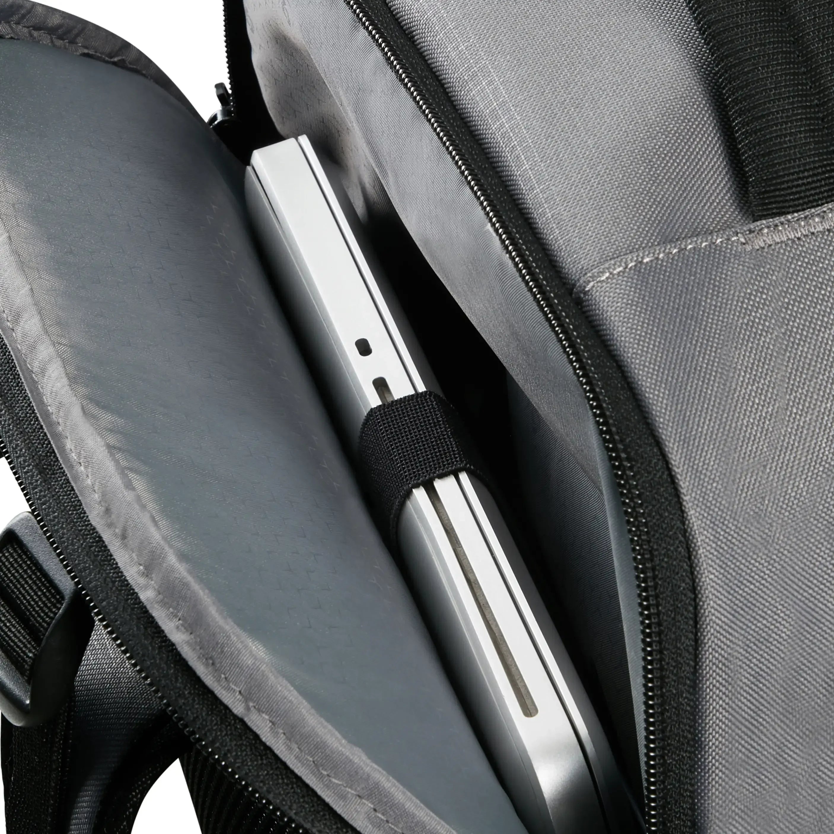 Samsonite Roader Travel Backpack S 57 cm dark blue - geöffnet mit großem Hauptfach und Organizer-Fächern