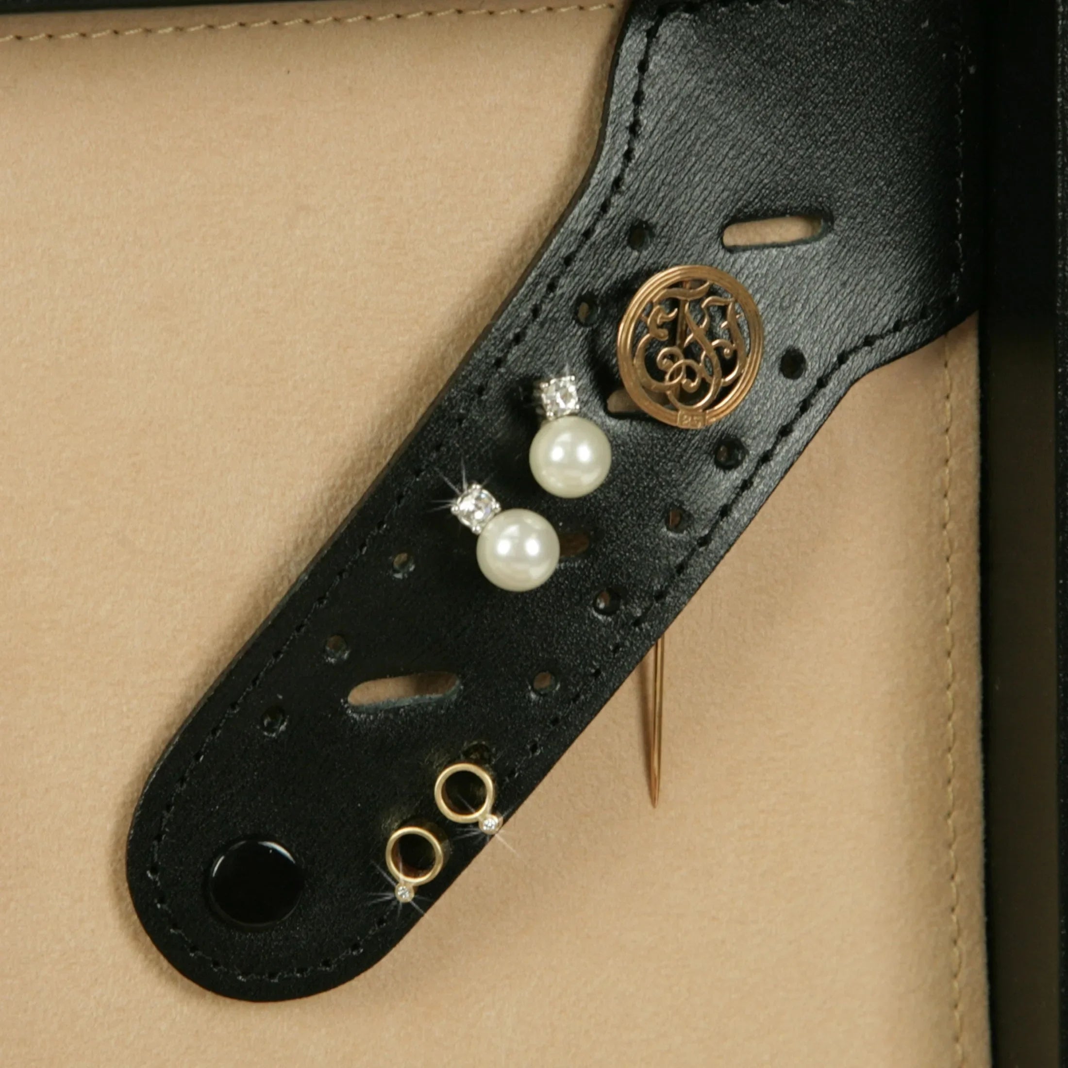 Windrose Ambiance Jewelry Case / Watch Case 5 Levels Made of Leather - Black