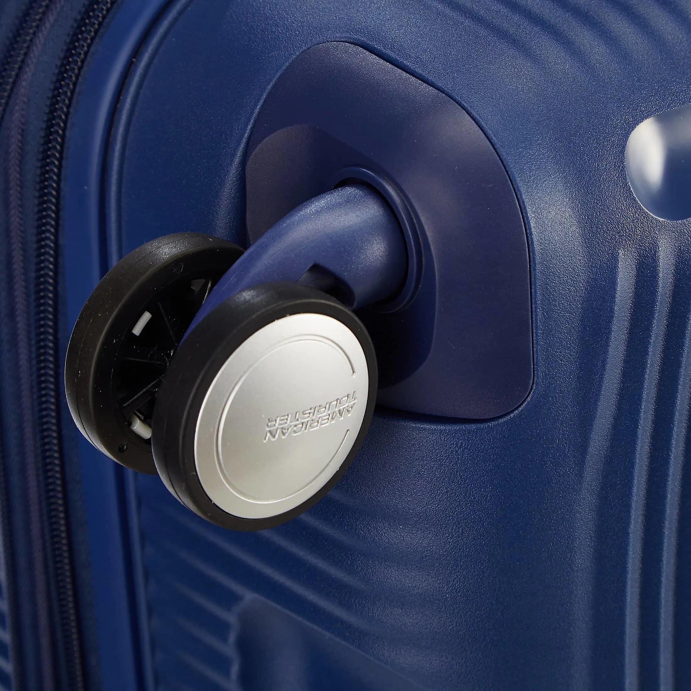 American Tourister Soundbox 4-Rollen-Trolley 77 cm - midnight navy