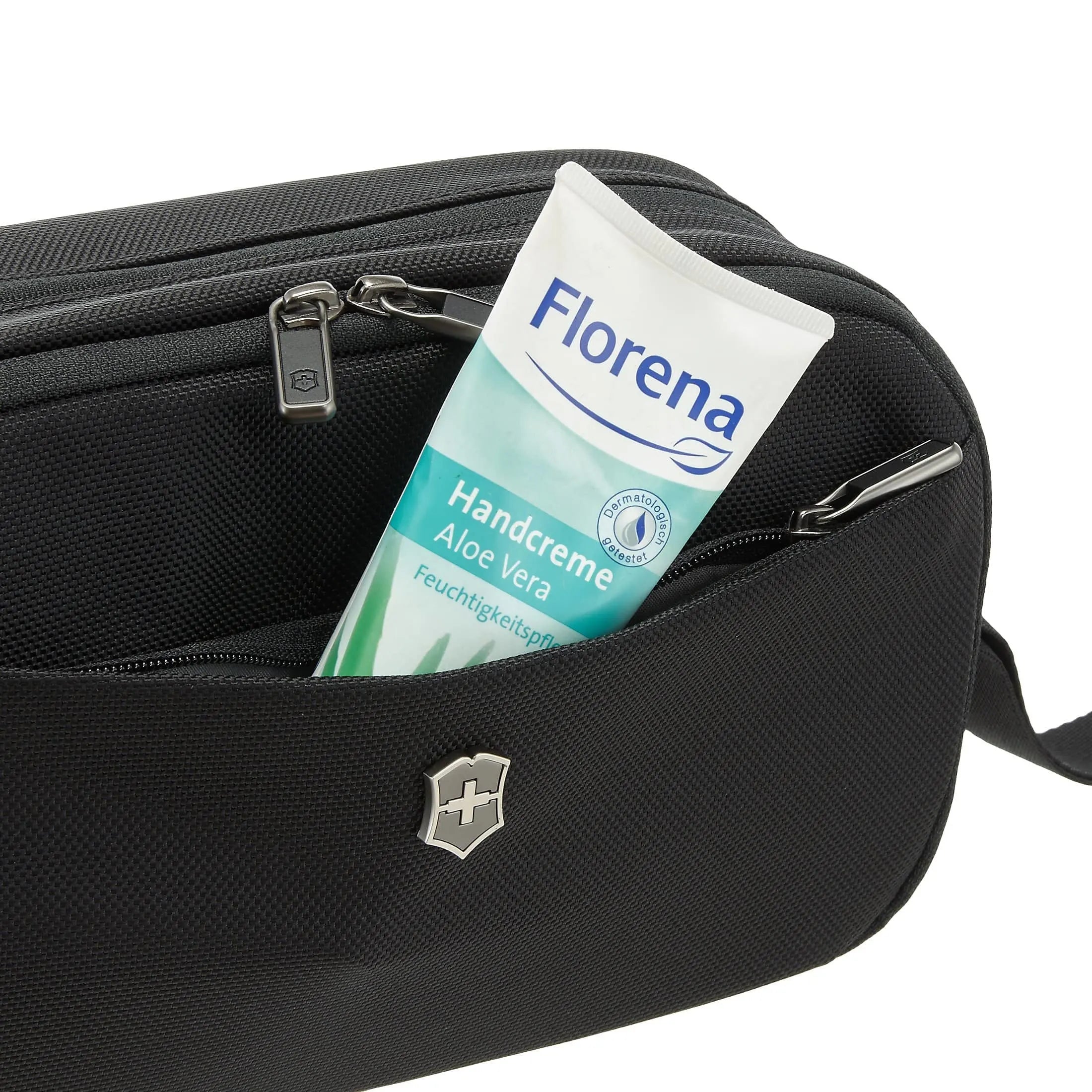 Victorinox Werks Traveler 6.0 cosmetic bag 30 cm - black