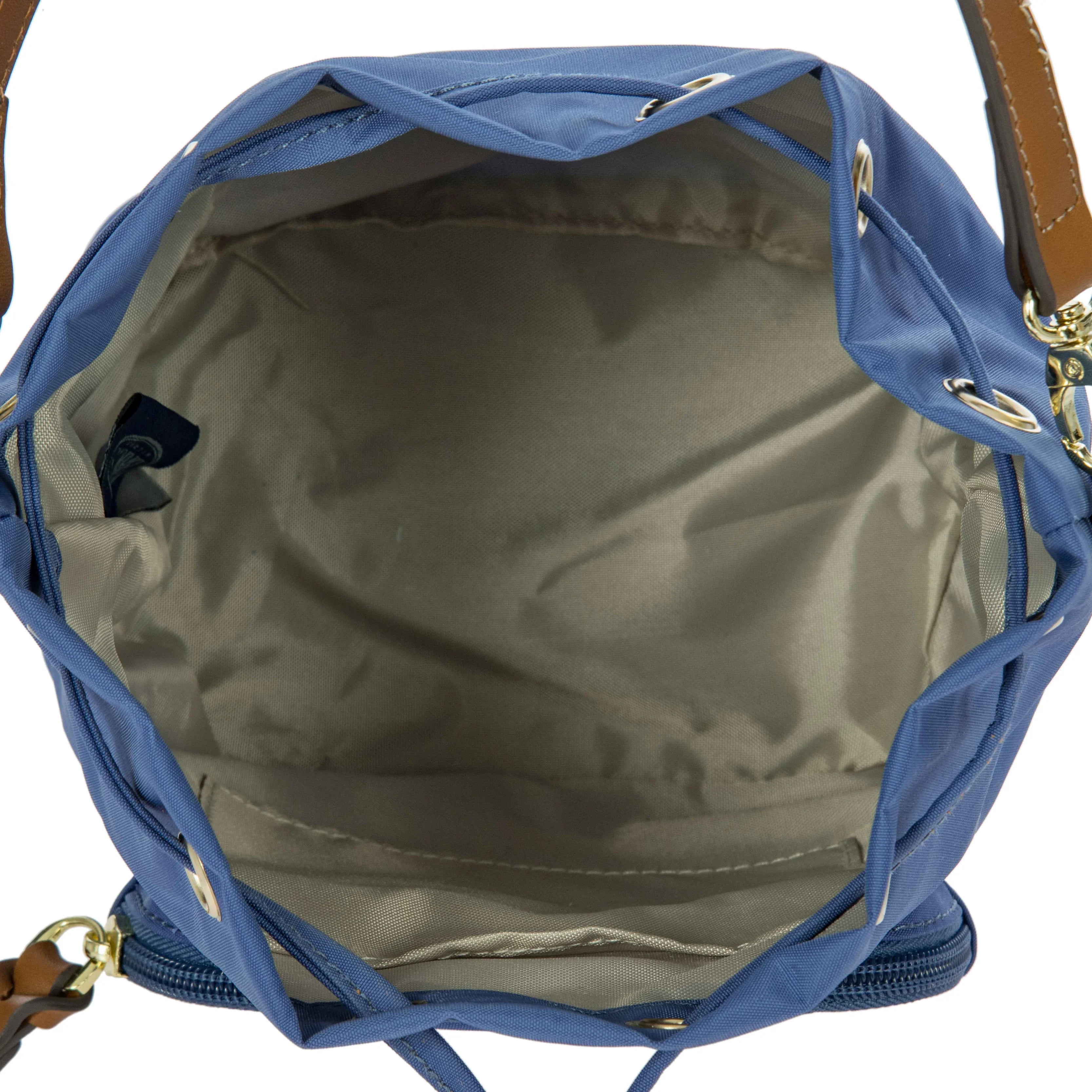 Brics X-Bag Secchiello Tasche geöffnet - Innenraum mit beigem Futter und praktischem Innenfach