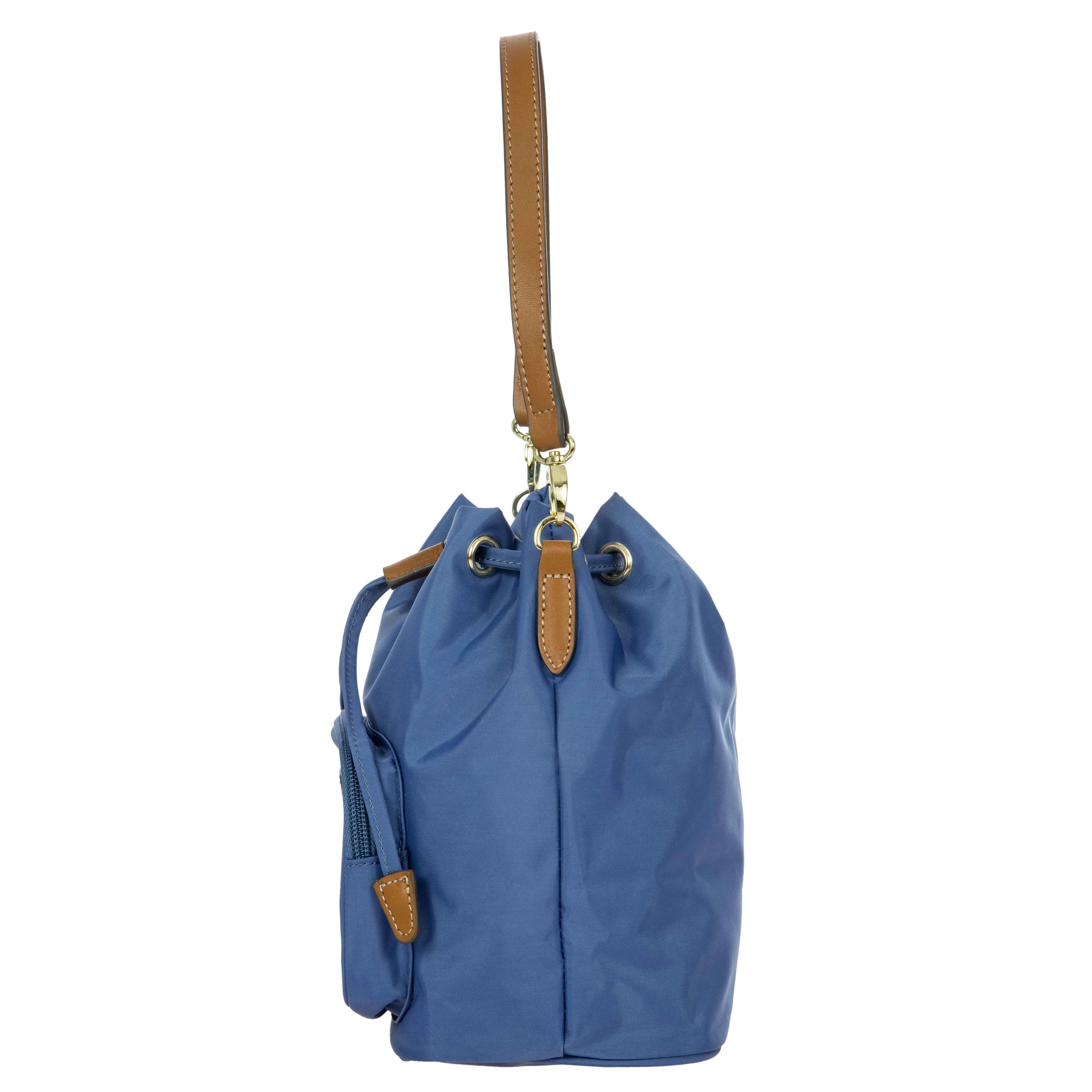 Brics X-Bag Secchiello Tasche 20 cm in Blau - Seitenansicht mit Kordelzug und braunen Lederdetails