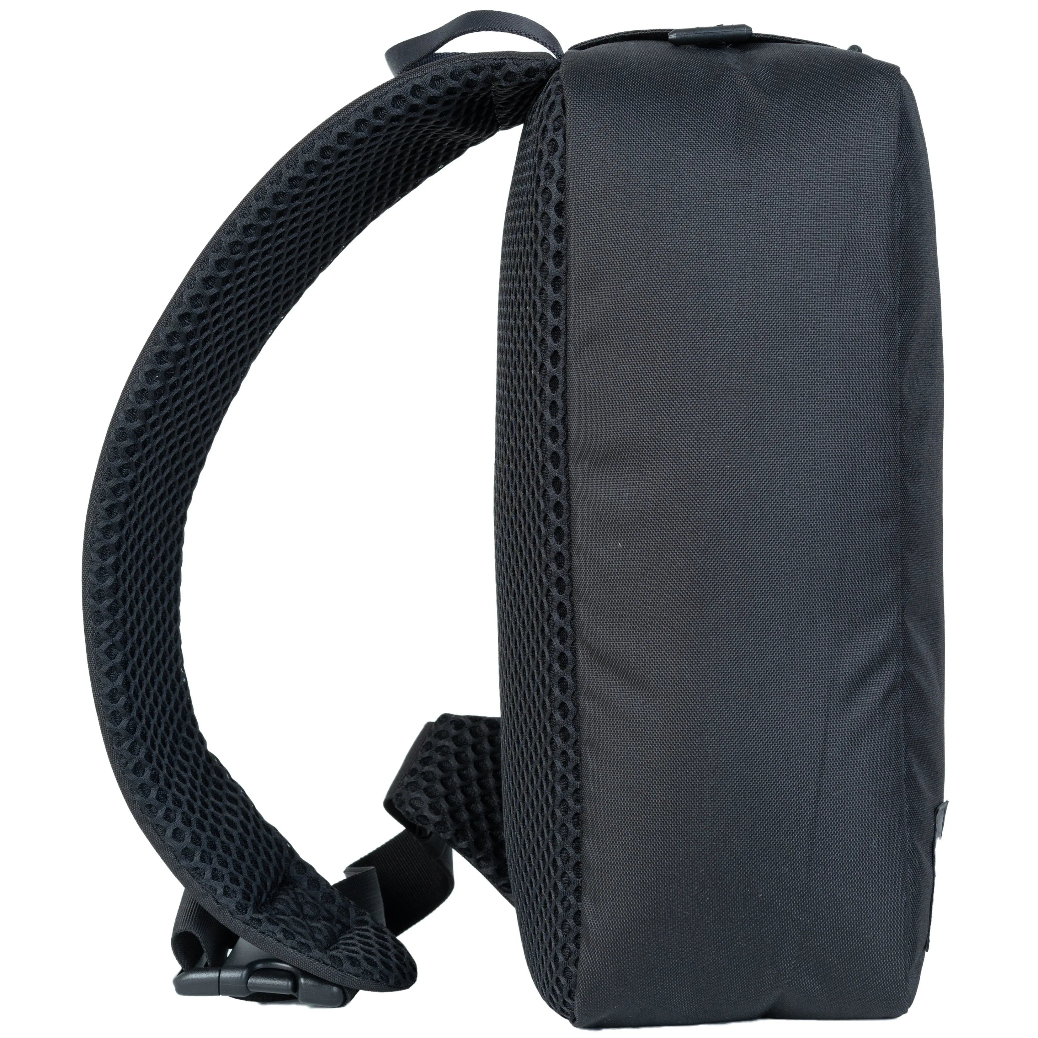 CabinZero Classic 11L Cross Body 33 cm - absolute black