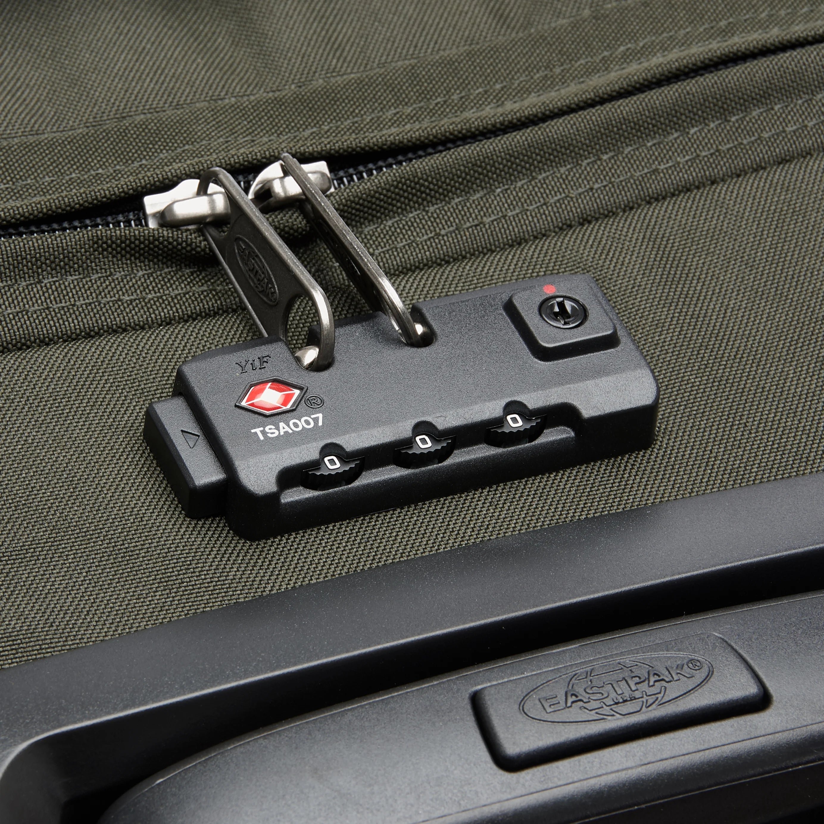 Eastpak Authentic Travel Trans4 4-Rollen-Trolley 70 cm - black