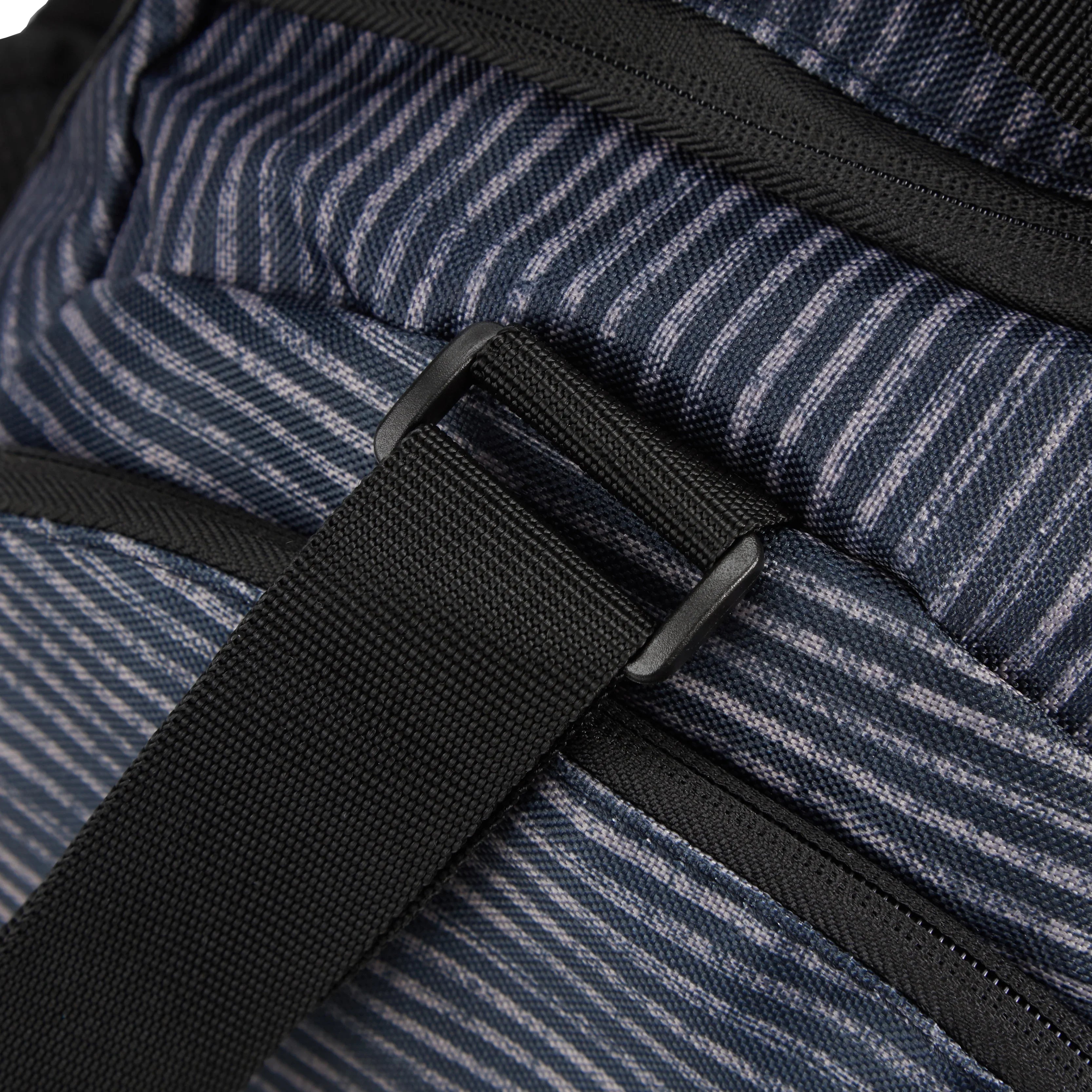 koffer-direkt.de Two Travel II travel bag 46 cm - grey bee