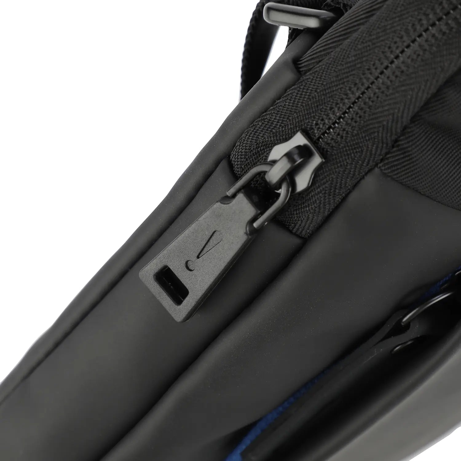Joop Atessa Liam Shoulderbag XSVZ 24 cm - Black