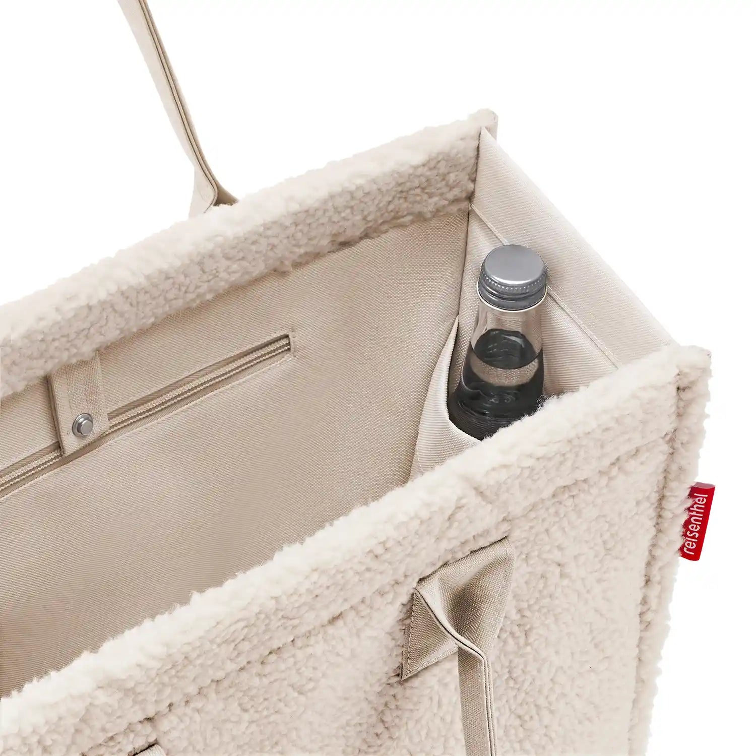 Detailaufnahme Reisenthel Shopping Daily Shopper Teddy Sand – hochwertige Verarbeitung und kuscheliges Material
