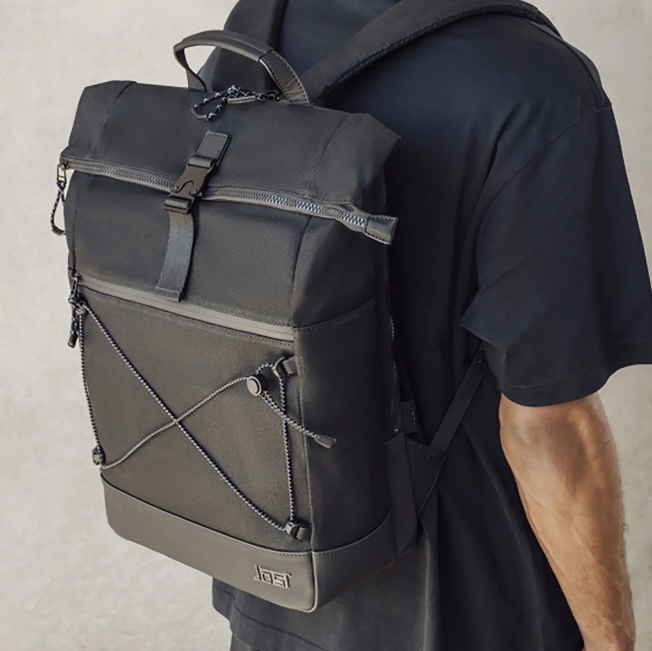 Jost Ystad sac à dos de messagerie avec compartiment pour ordinateur portable 46 cm - noir