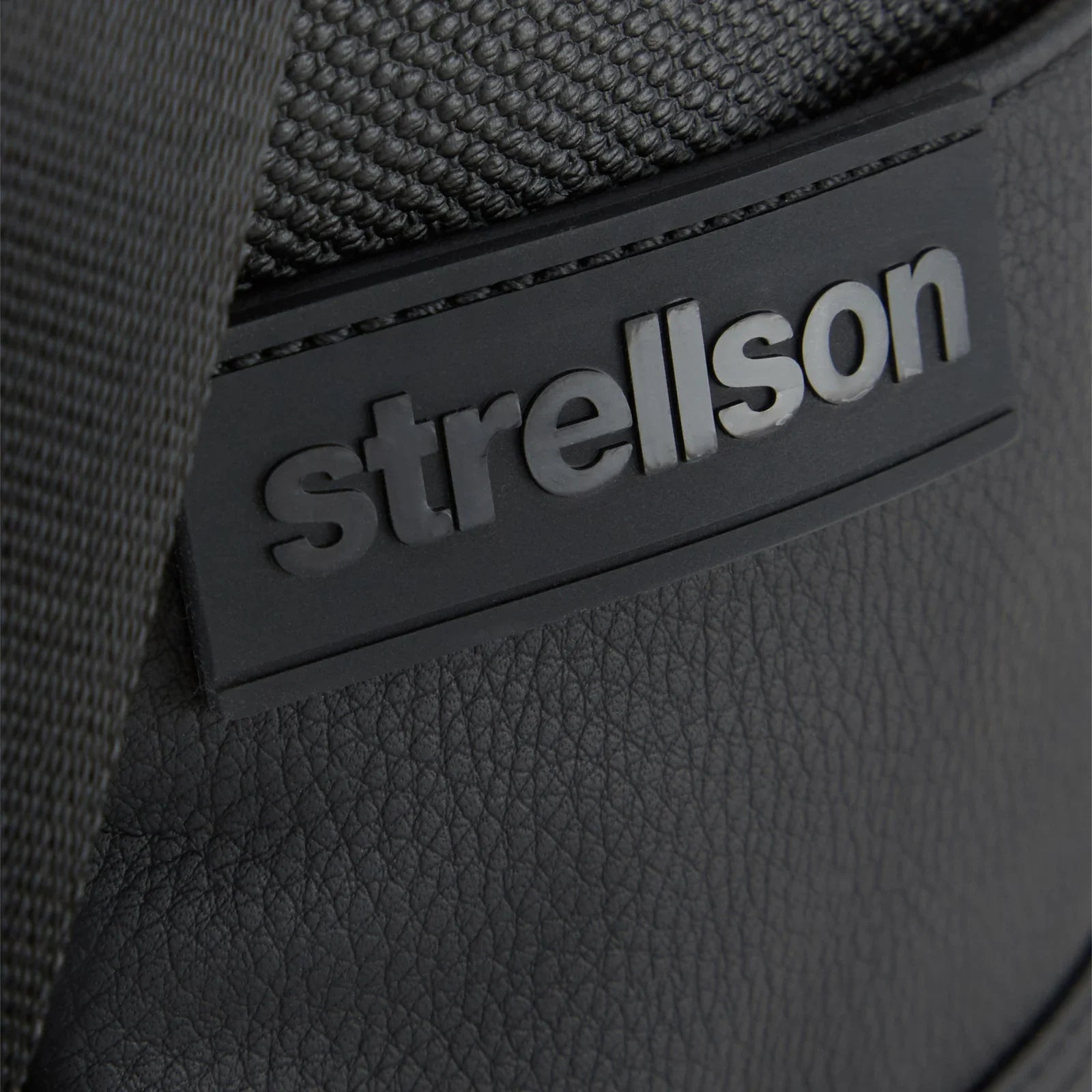 Strellson Royal Oak Shoulderbag XSVZ 1 18 cm - Black