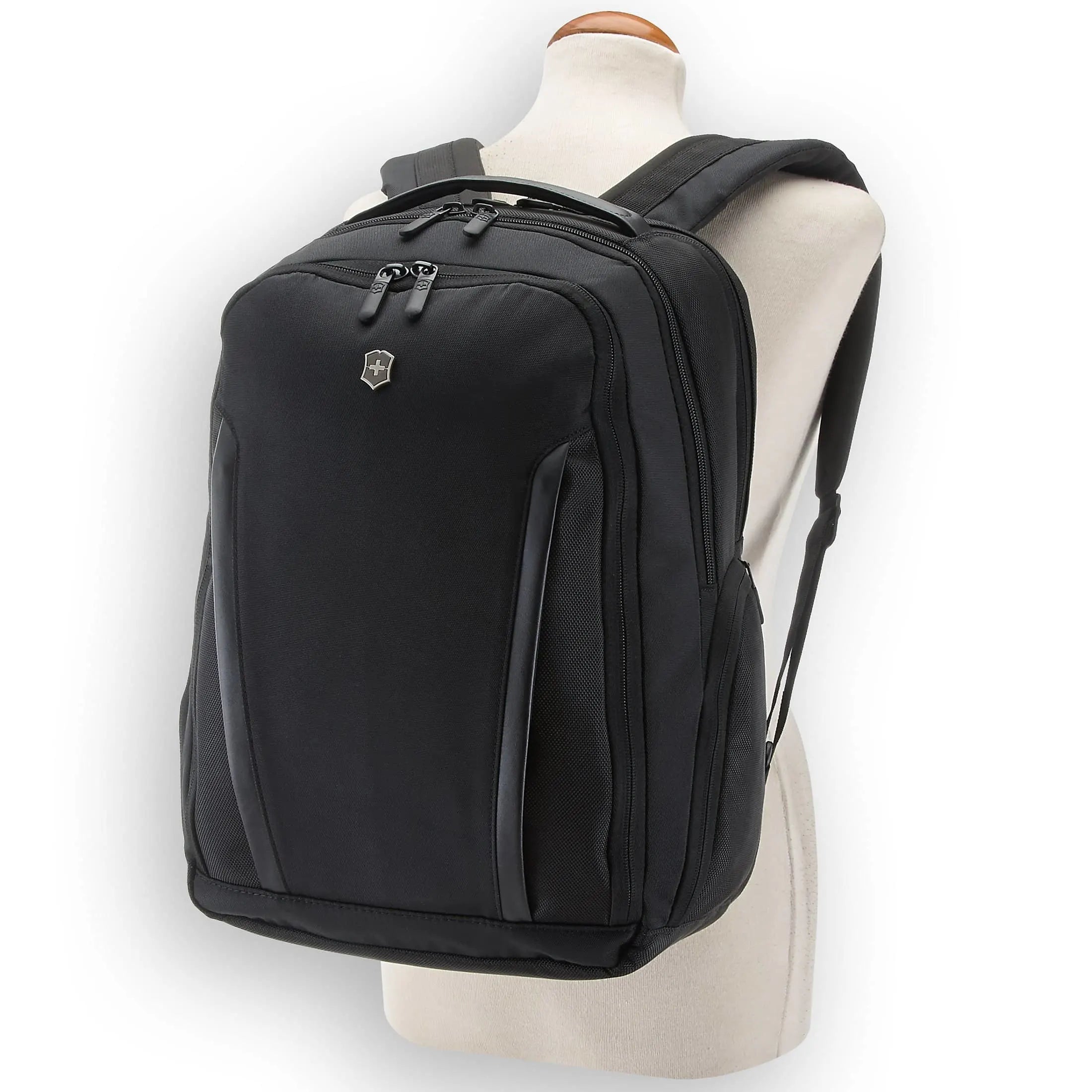 Victorinox Altmont Professional Essential Laptop Backpack 43 cm - black