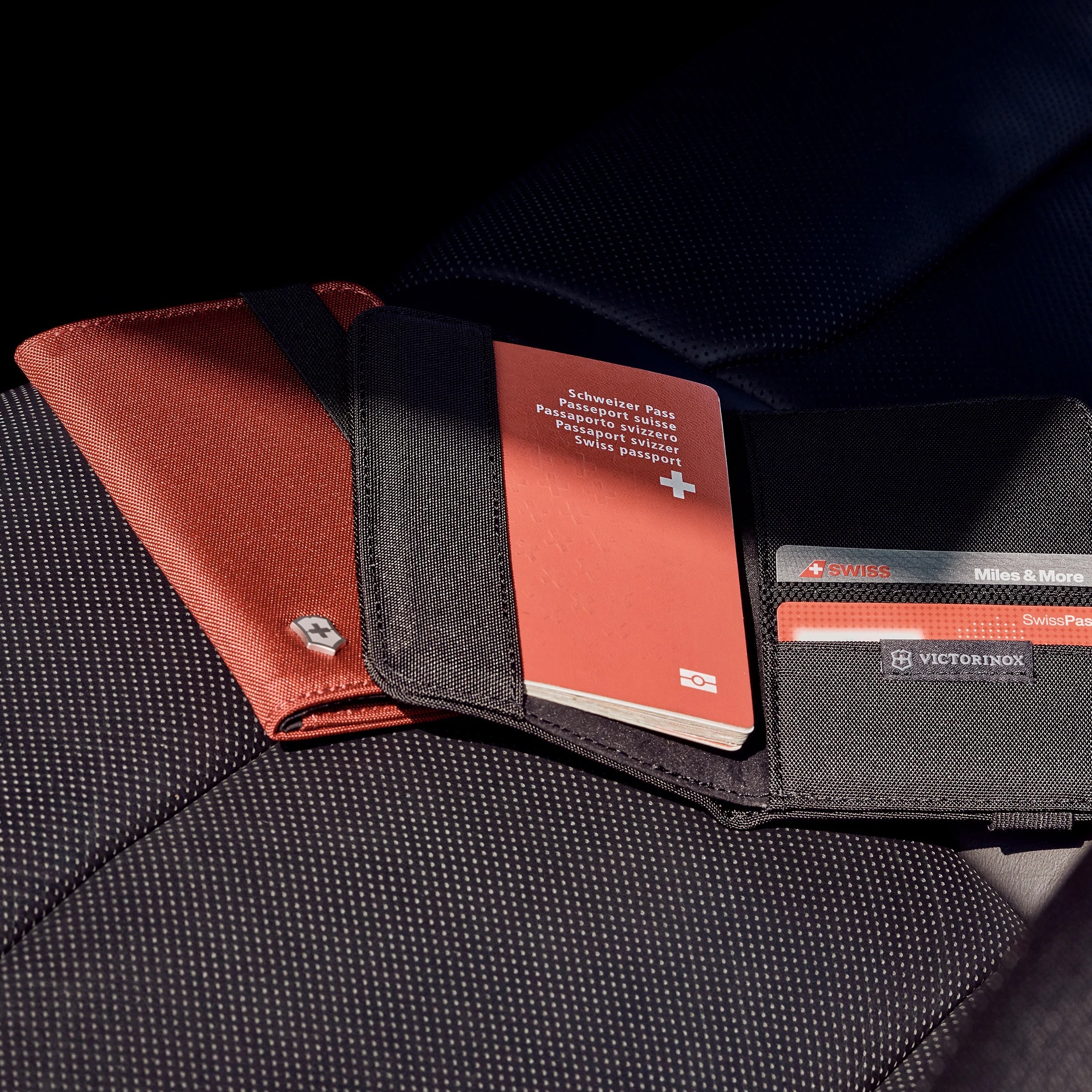 Victorinox Travel Accessories 5.0 Dossier d'identification avec protection RFID 14 cm - Rouge