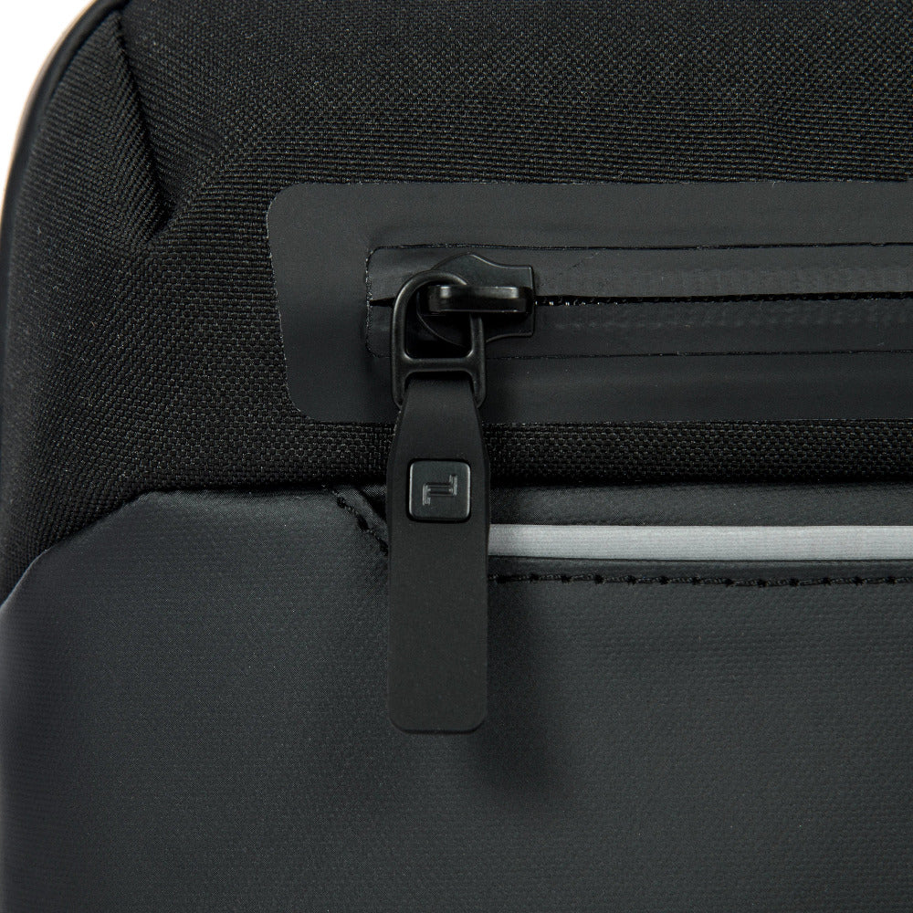 Porsche Design Urban Eco Washbag L 27 cm - Black